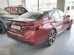 نيسان ألتيما